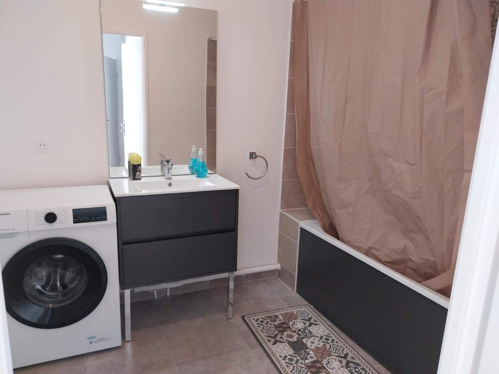 Thecalc Homes 2Bedroom+1Kitchen Сартрувіль Екстер'єр фото